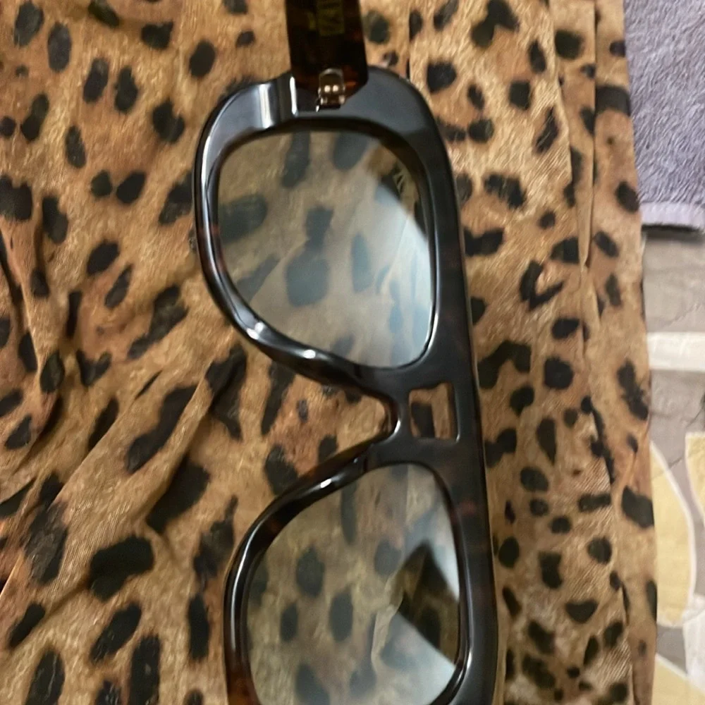 DEZI PUSHA TORTOISE GREEN LENS WOMANS SUNGLASSES like NEW